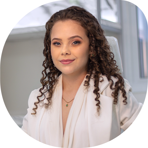 Foto de Letícia Carpes, fisioterapeuta em Florianópolis